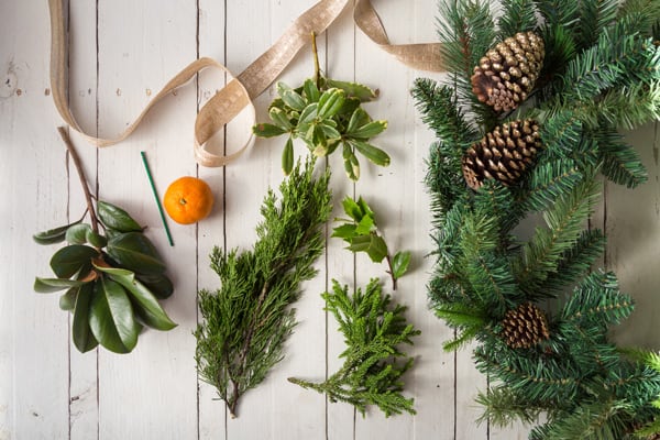 1 SLPC Project Wreath Deck the Halls Holiday How to 20171201 X21A7548 600x400