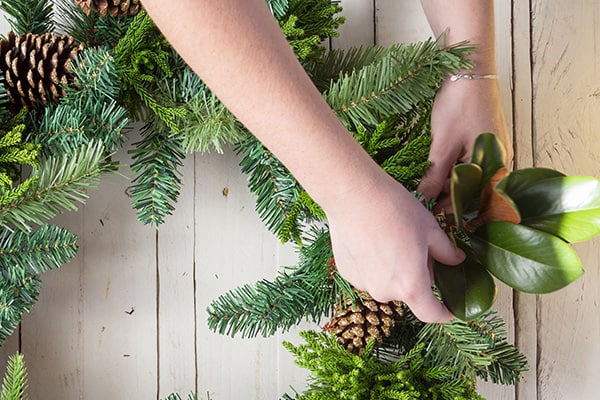 5 SLPC Project Wreath Deck the Halls Holiday How to 20171201 X21A7555 600x400