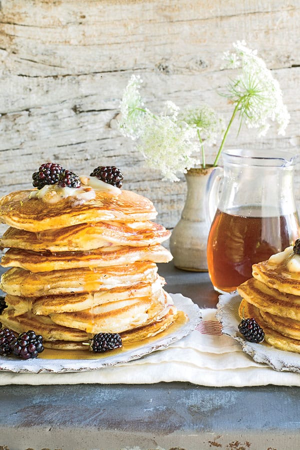 Blackberry Pancake Syrup 2487501 Black 019 600x900